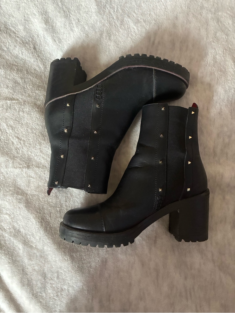 Valentino Garavani Rockstud booties